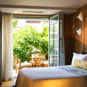 Alavya Hotel
